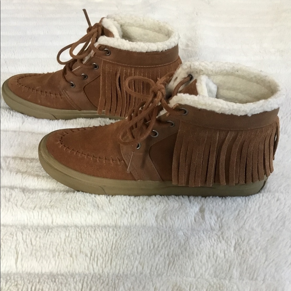 American Eagle suede boots